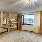 Здравен курорт Mirror *