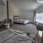 Mirror Здравен курорт Смолян
